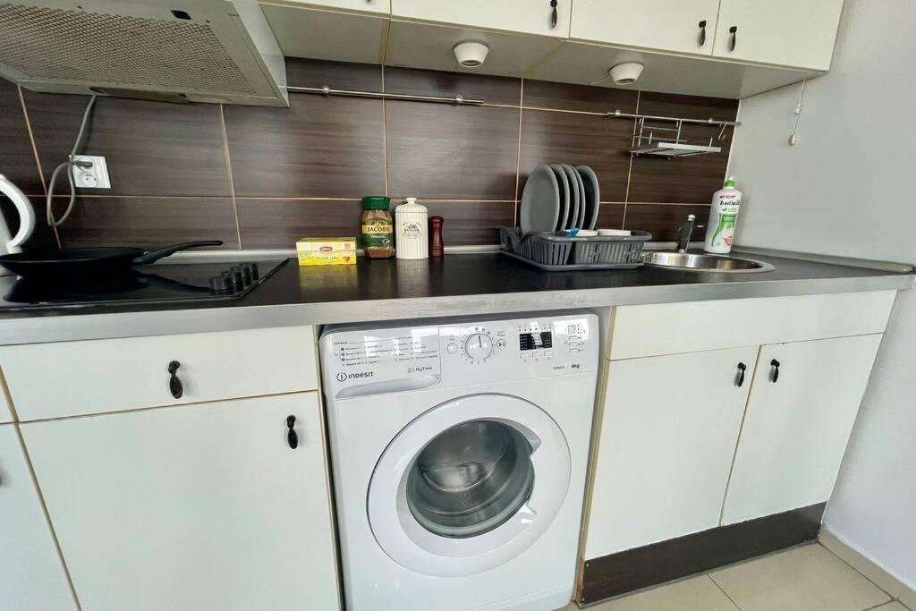 Sawa Apartment 2Xmetro Wifi 500 Mbs 50'Tv Netflix Hbo Appletv+ Varşova Dış mekan fotoğraf