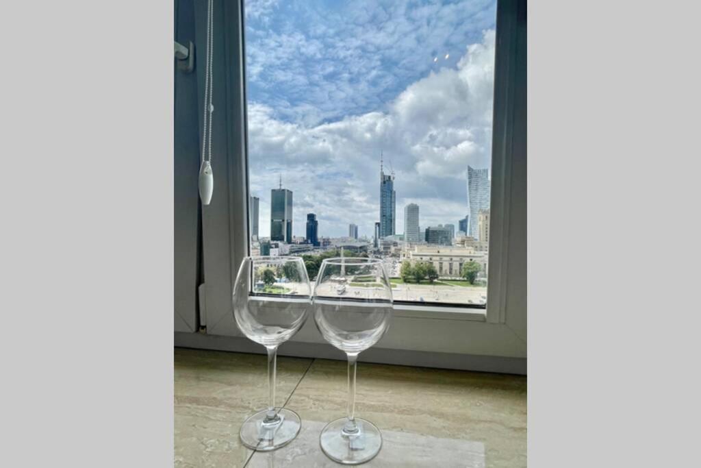 Sawa Apartment 2Xmetro Wifi 500 Mbs 50'Tv Netflix Hbo Appletv+ Varşova Dış mekan fotoğraf